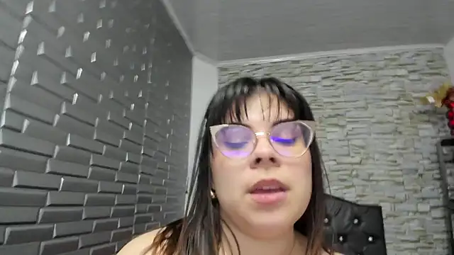 shasha bloom online show from December 18, 4:06 am