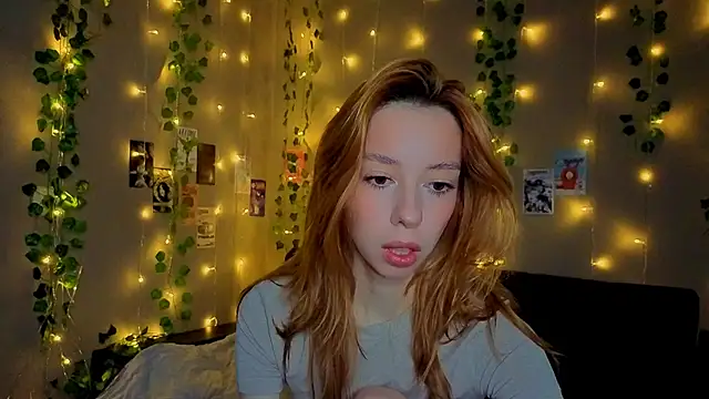 Lori Williams online show from March 30, 2:33 am