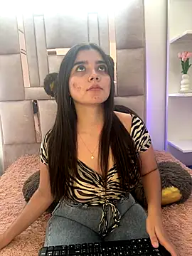 salomecute21 online show from September 24, 1:43 pm