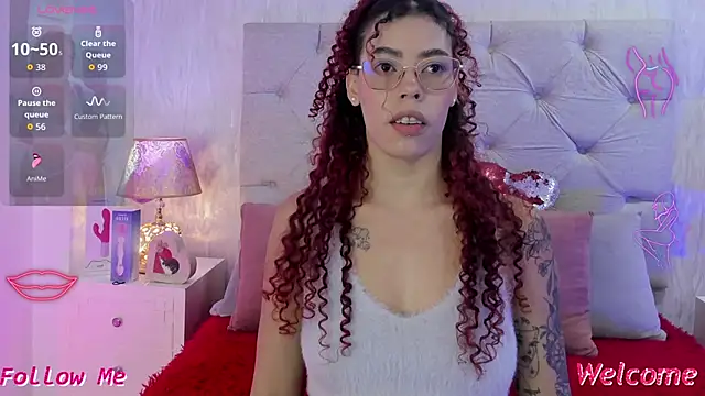 Pamelamiler   online show from February 4, 12:30 pm