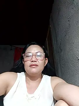 Everleigh mom online show from January 18, 4:31 am