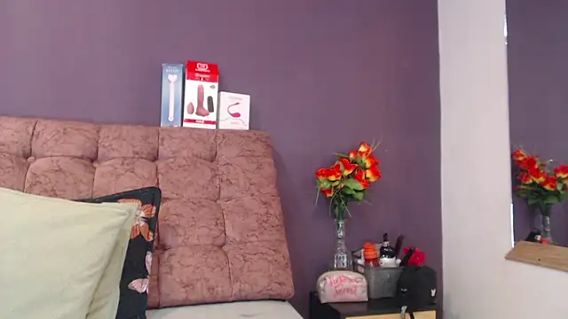 KateWelsin online show from March 12, 8:11 pm