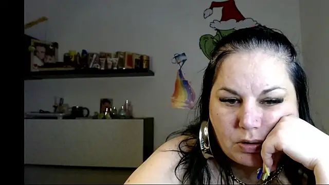 andreea2011 online show from January 5, 5:27 pm