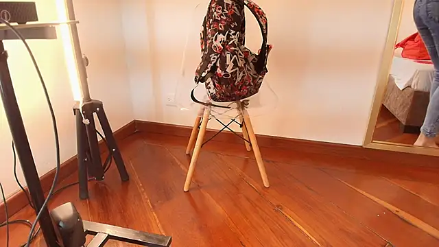 Snapshot of zarah_andrew__ chatting on October 4, 1:50 pm zarah andrew online show from October 4, 1:50 pm