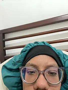 Valen1800 online show from February 20, 1:04 am