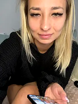 Snapshot of Celine_charme chatting on October 2, 12:10 pm Celine charme online show from October 2, 12:10 pm