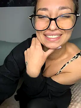Snapshot of Celine_charme chatting on October 13, 4:09 pm Celine charme online show from October 13, 4:09 pm