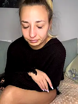 Snapshot of Celine_charme chatting on September 23, 11:08 am Celine charme online show from September 23, 11:08 am