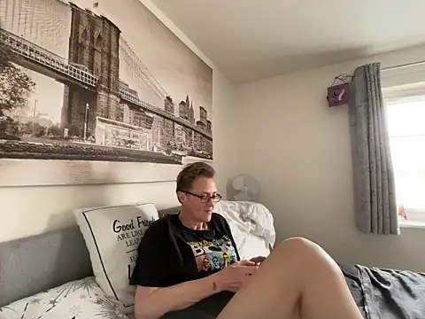 Curvy-Jinx online show from March 12, 8:50 am