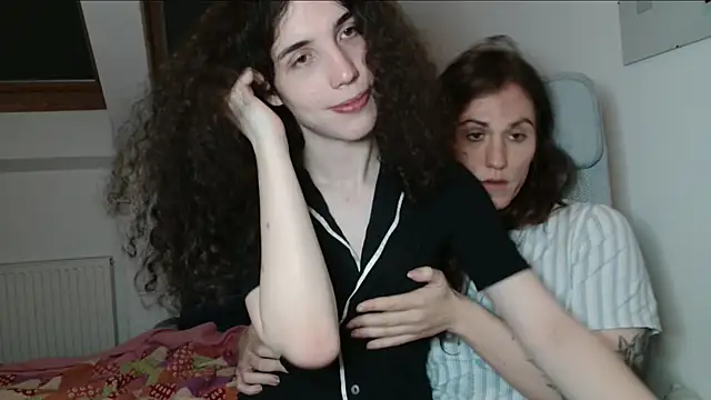 Snapshot of tsbubbles760 chatting on October 19, 10:12 pm tsbubbles760 online show from October 19, 10:12 pm