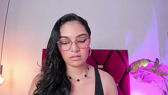 LunaAspen  online show from February 10, 6:11 pm