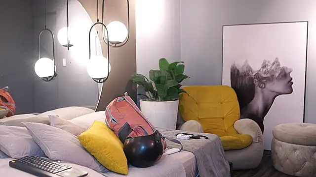 Ariaa Isabell online show from February 25, 6:50 pm