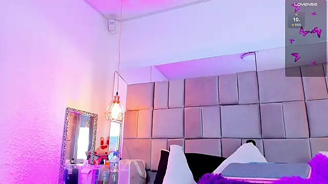 antoneella jones online show from January 12, 7:41 pm