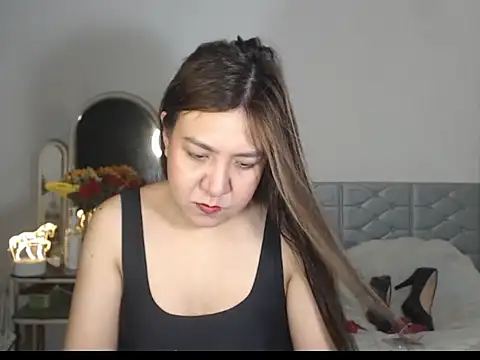 stellahugeX online show from November 7, 4:23 pm