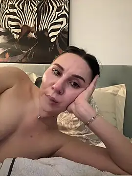 LauLaveau online show from November 22, 3:26 pm