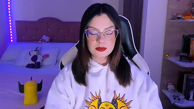 OphelianaRose33 online show from January 16, 9:55 pm