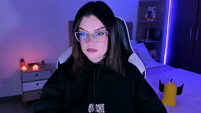 OphelianaRose33 online show from November 7, 10:25 pm