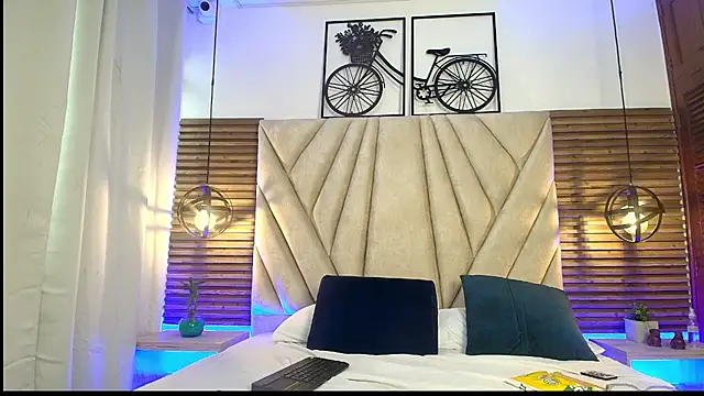 Snapshot of Cinthiabaker chatting on September 12, 12:23 pm Cinthiabaker online show from September 12, 12:23 pm