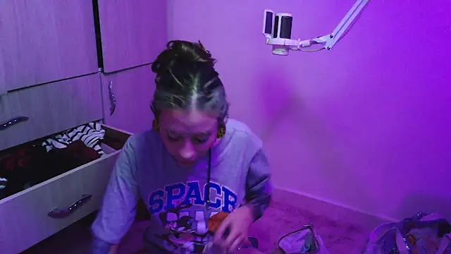 vainilla doll online show from April 7, 2:46 am