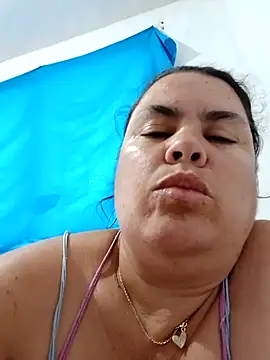 yaneth  online show from November 14, 9:15 pm