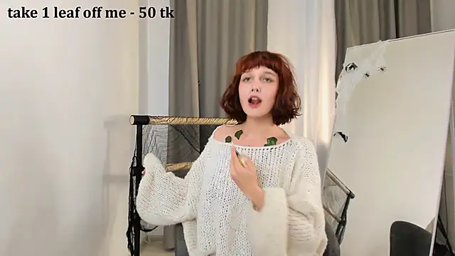 LeelooYolo online show from October 31, 3:38 pm