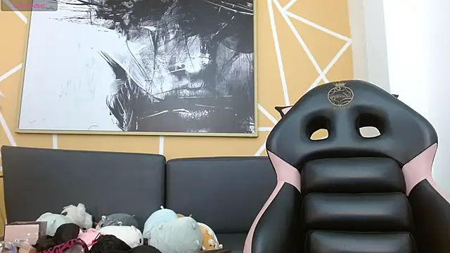 olivia russo  online show from January 5, 8:12 pm