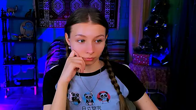 JulieDaniel online show from December 16, 8:42 am