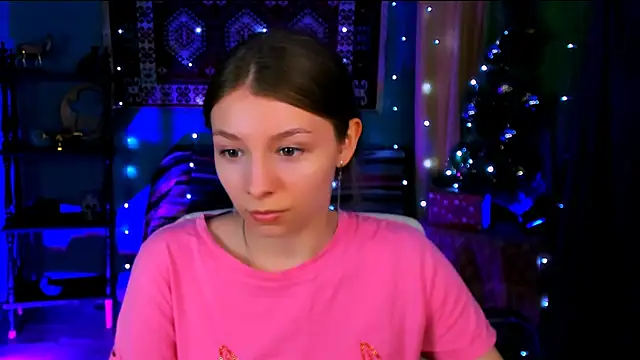 JulieDaniel online show from December 23, 8:18 am