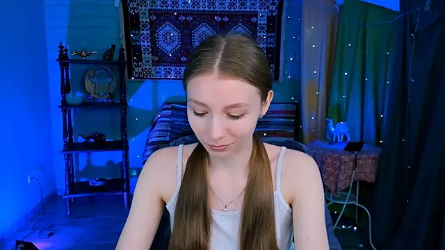 JulieDaniel online show from June 1, 8:16 am