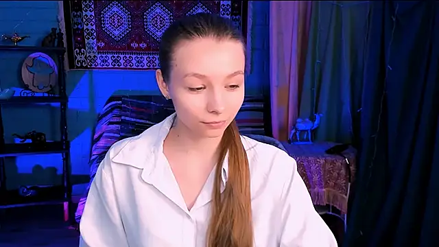 JulieDaniel online show from March 26, 10:28 am