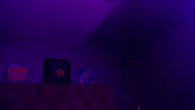 Snapshot of laurenelove chatting on September 14, 5:05 am laurenelove online show from September 14, 5:05 am