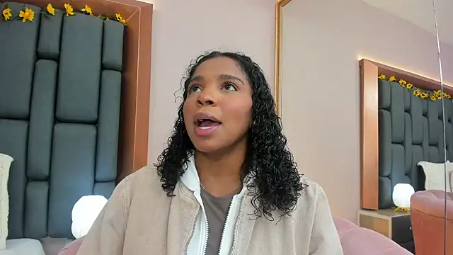 LisaMendez online show from January 7, 3:54 am