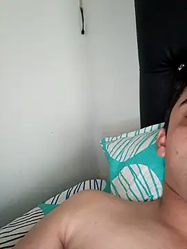 Dearlyescream27 online show from May 1, 3:59 pm