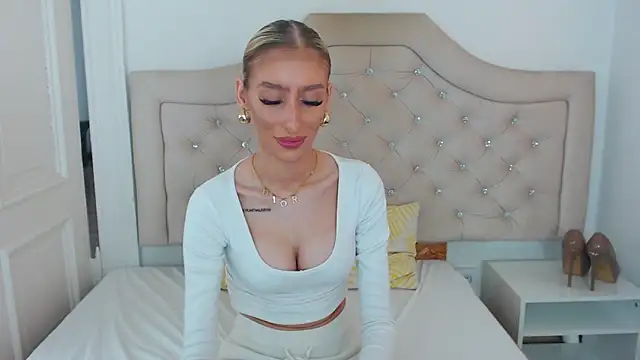 NatalieSensual online show from April 19, 11:54 am