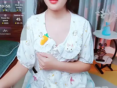 Snapshot of girlsweets2277 chatting on September 19, 6:34 am girlsweets2277 online show from September 19, 6:34 am