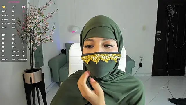 leila whisper online show from September 10, 6:52 pm