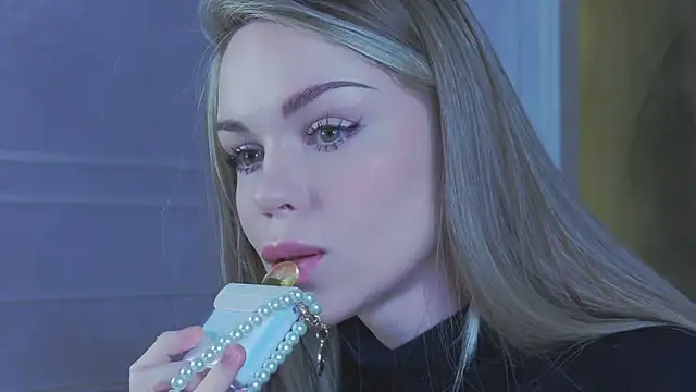 MarilynNova online show from March 19, 4:17 am