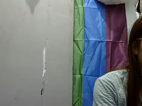 juicycum069 online show from March 12, 6:49 am