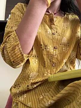 modelnishu online show from February 15, 10:14 am