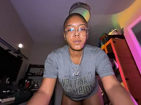 aliasyourfav online show from November 24, 1:40 am