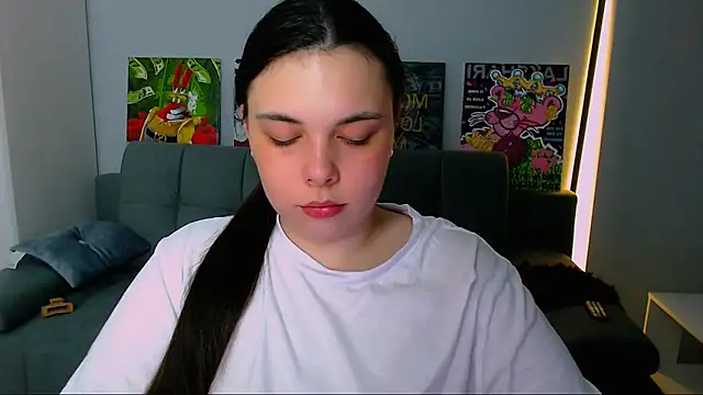 queenofthesense  online show from April 1, 12:39 pm