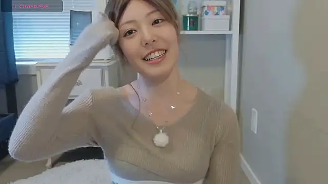 Nana with online show from February 7, 8:02 pm