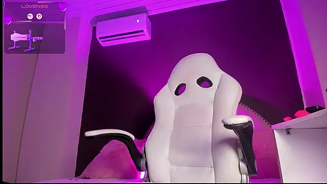  Kendall 19 online show from March 20, 8:03 pm