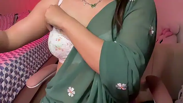 Hot vibes143 online show from April 12, 7:16 pm