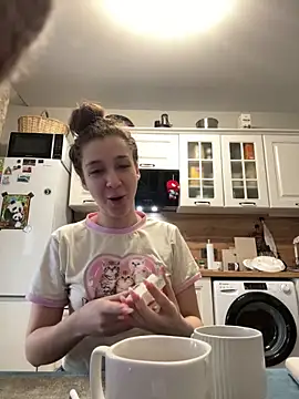 yourfavpsy  online show from April 18, 10:18 am