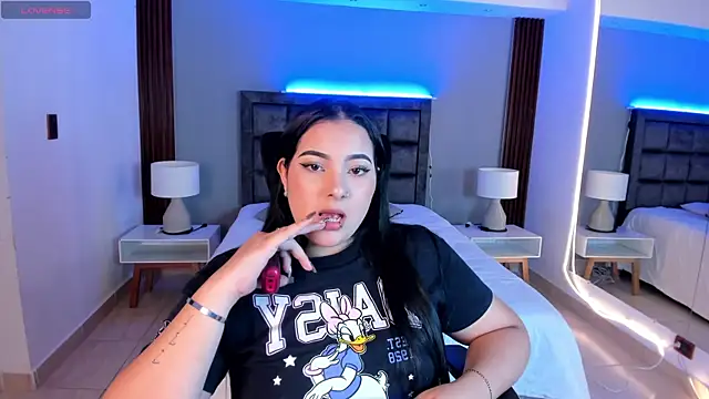 sofiacaramel online show from December 1, 4:09 pm