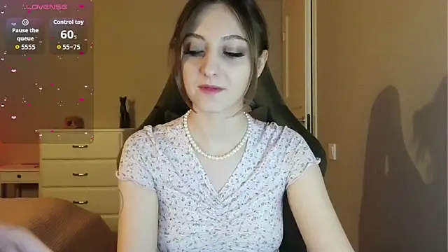 white liillyy online show from June 1, 9:49 pm