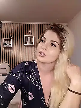 Mayaaaaaa  online show from November 21, 9:17 pm