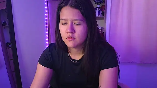 Oliviawatson1 online show from May 30, 12:36 pm