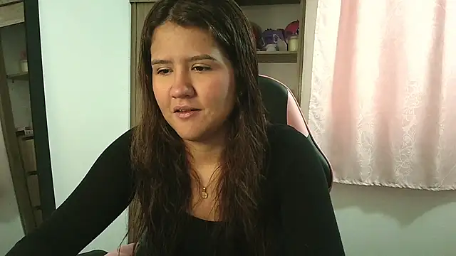 Oliviawatson1 online show from October 4, 12:33 pm